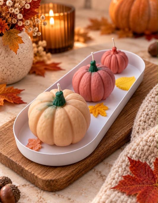 Pompoen Kaarsen Set Herfst β 3 Stuks & Decoratieschaal Sojawas