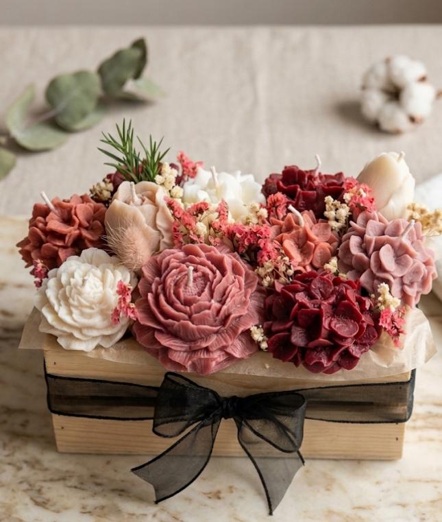Luxe kaarsboeket in kist- Velvet